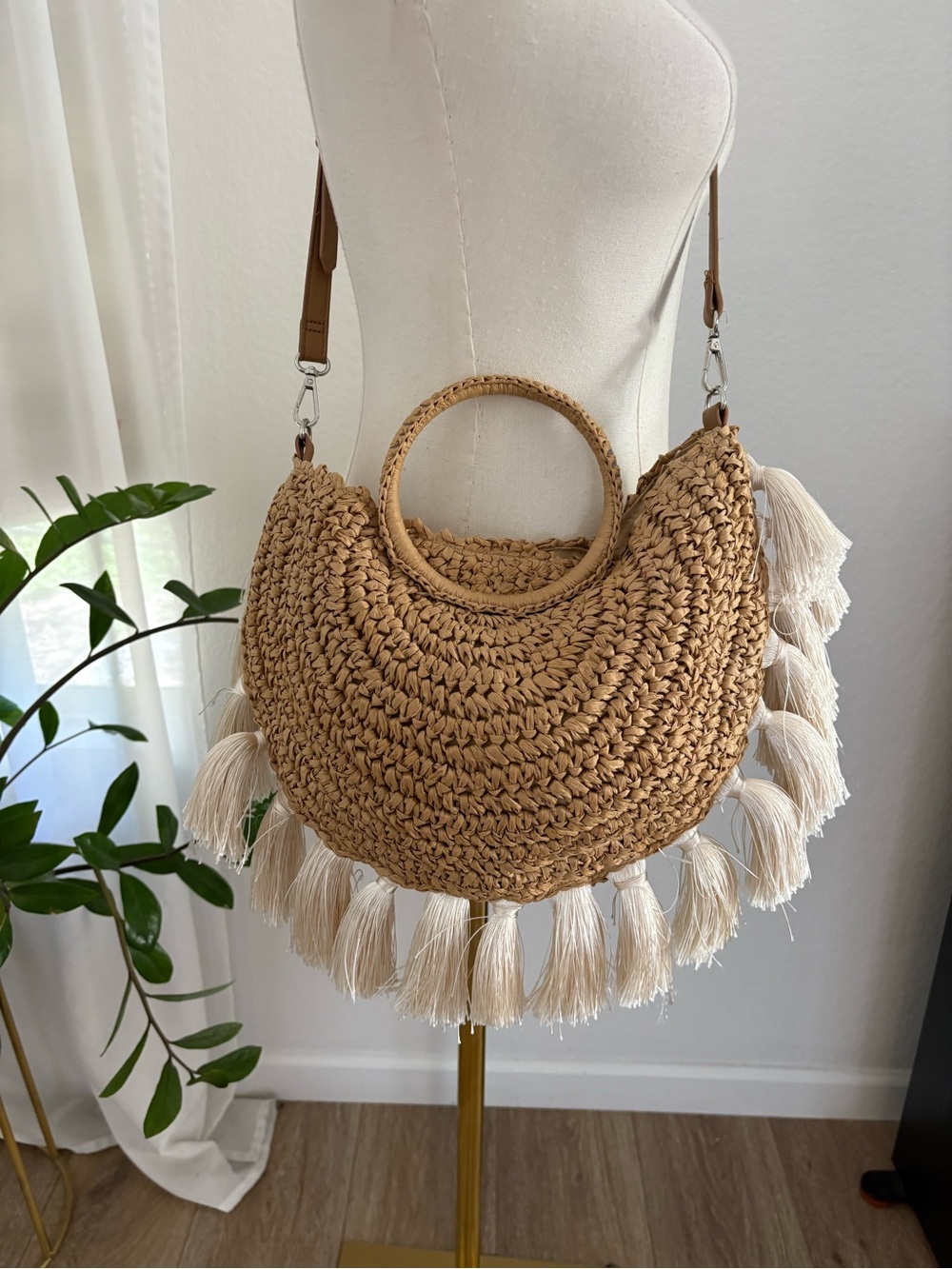 Handwoven Straw Tassel Crossbody Bag in Natural and Cream - Picture 8 of 9